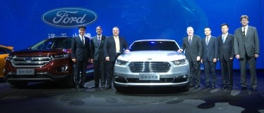 Ford Executives Introduce the New Taurus at Ford's Auto C...
